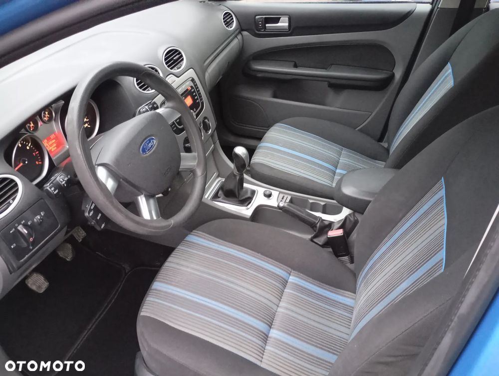 Ford Focus 1.6 16V Trend - 29