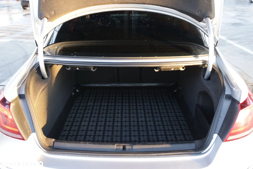 Volkswagen CC 2.0 TDI DPF BMT - 32