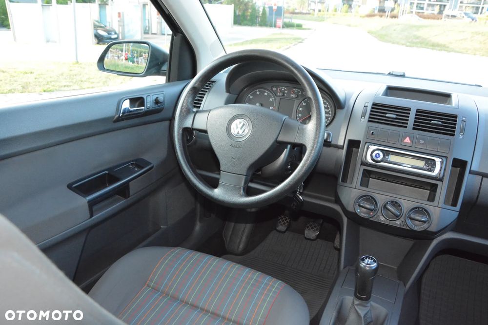 Volkswagen Polo 1.4 16V Trendline - 24