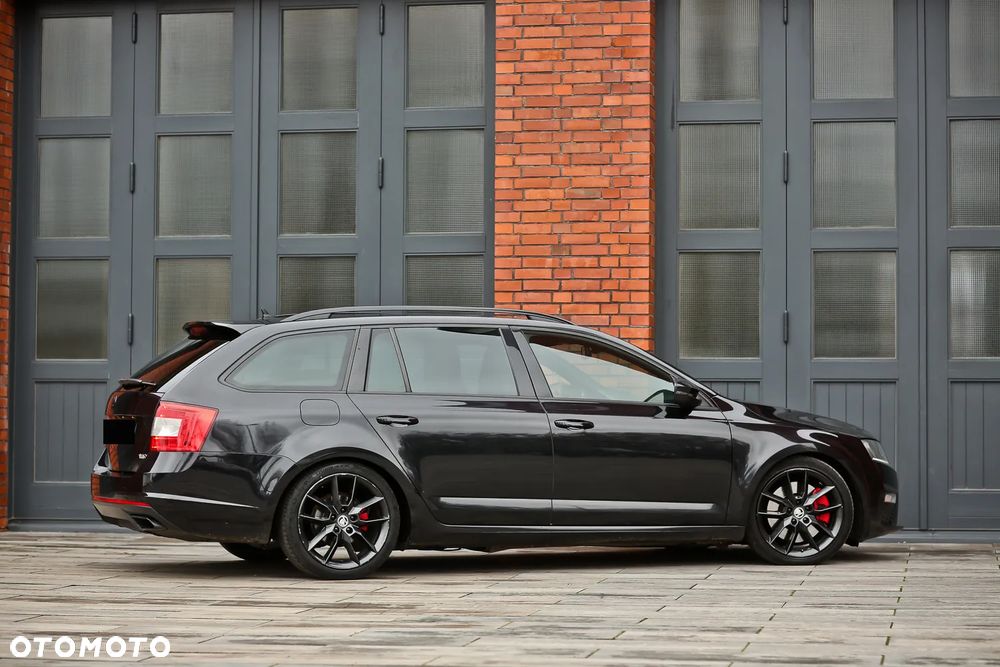 Skoda Octavia 2.0 TDI DSG RS - 17