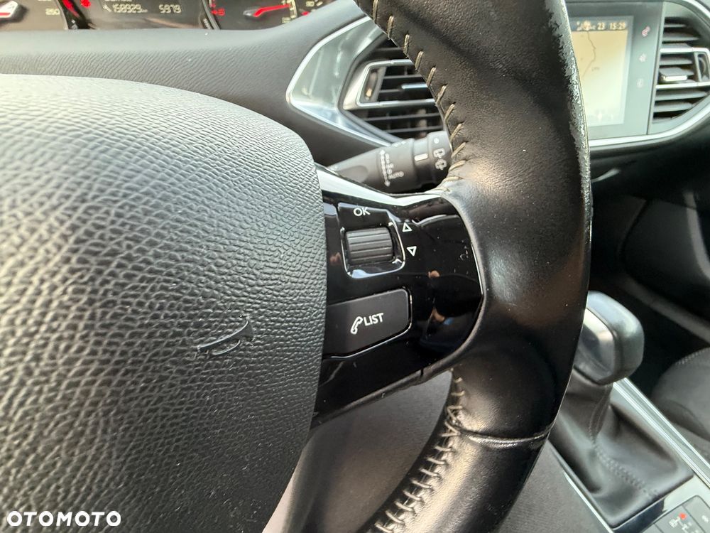 Peugeot 308 1.6 BlueHDi Allure S&S EAT6 - 24