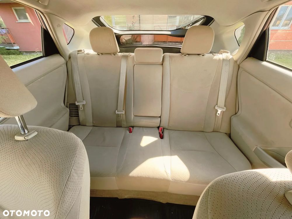 Toyota Prius - 4