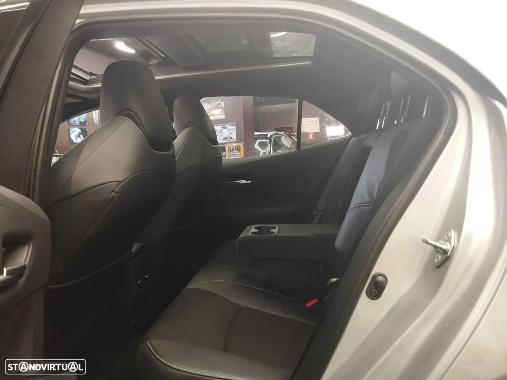 Toyota Corolla 1.8 Hybrid Comfort - 16