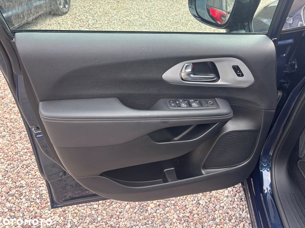 Chrysler Pacifica - 13