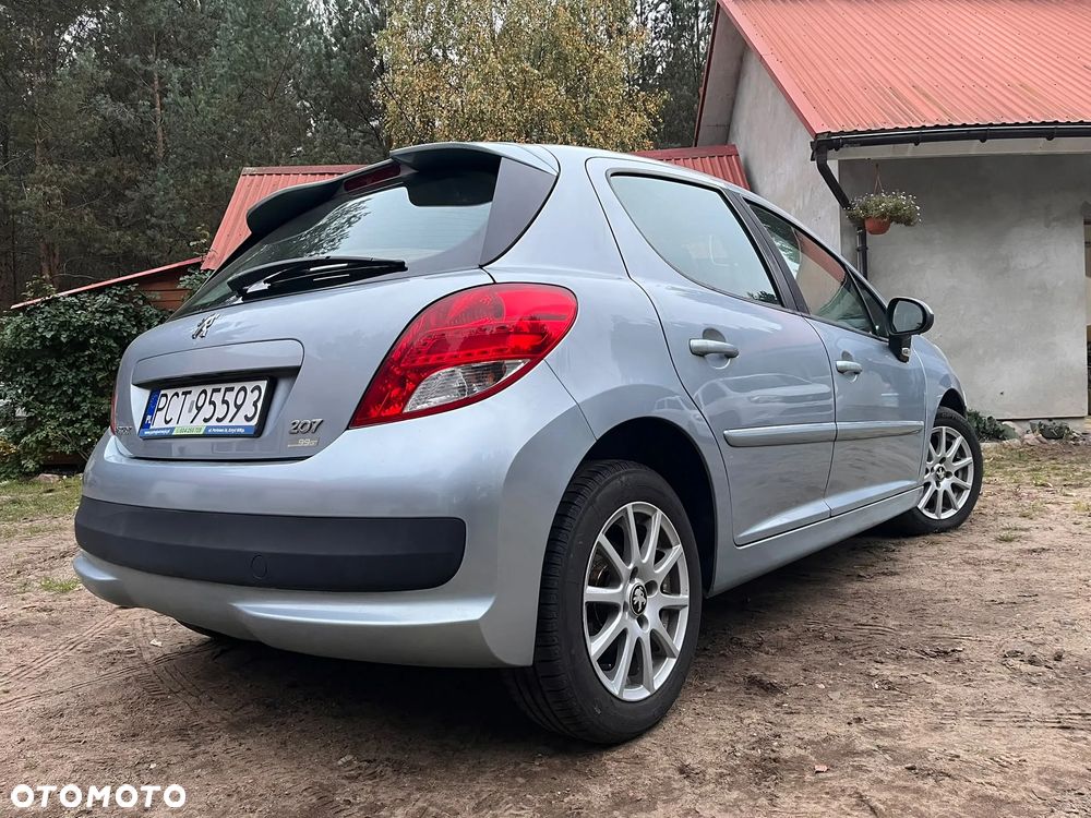 Peugeot 207 2009 photo 4