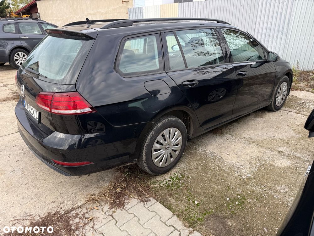 Volkswagen Golf - 10