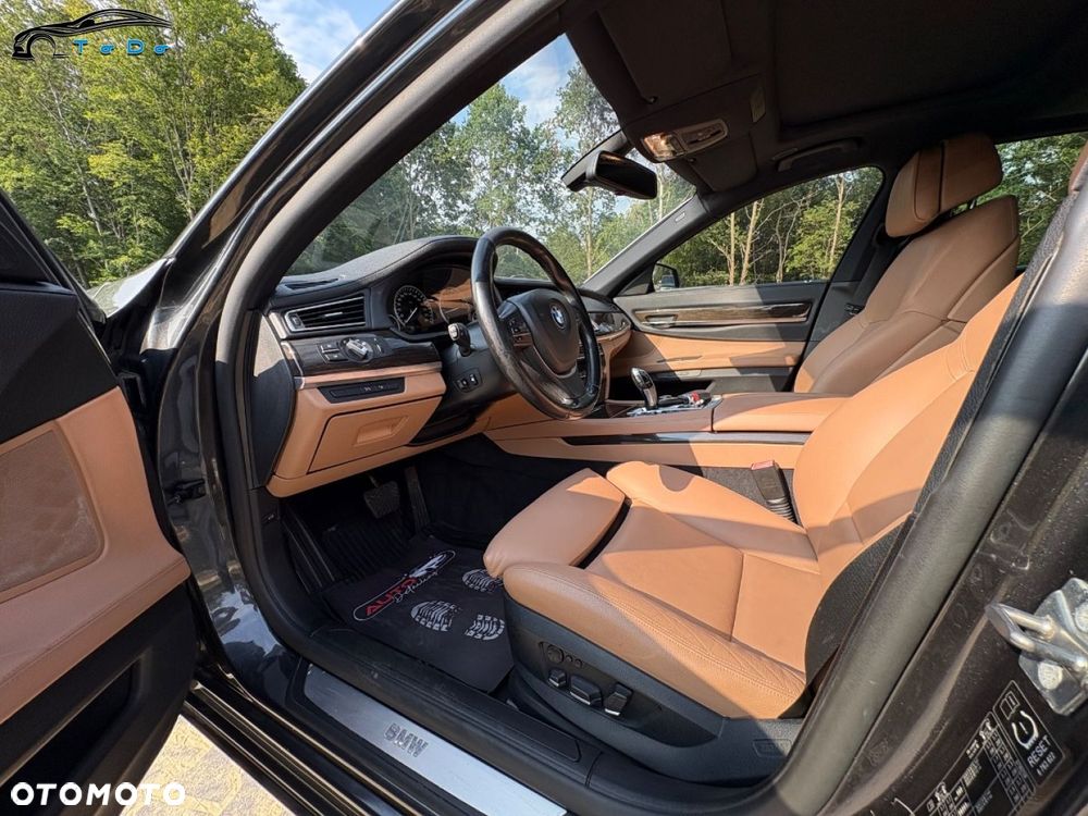 BMW Seria 7 750i L xDrive - 16