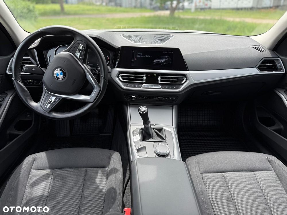 BMW Seria 3 318d - 16