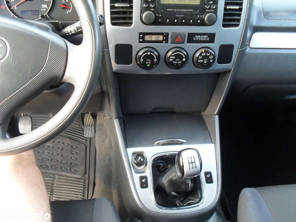 Suzuki Grand Vitara 2.0 - 25