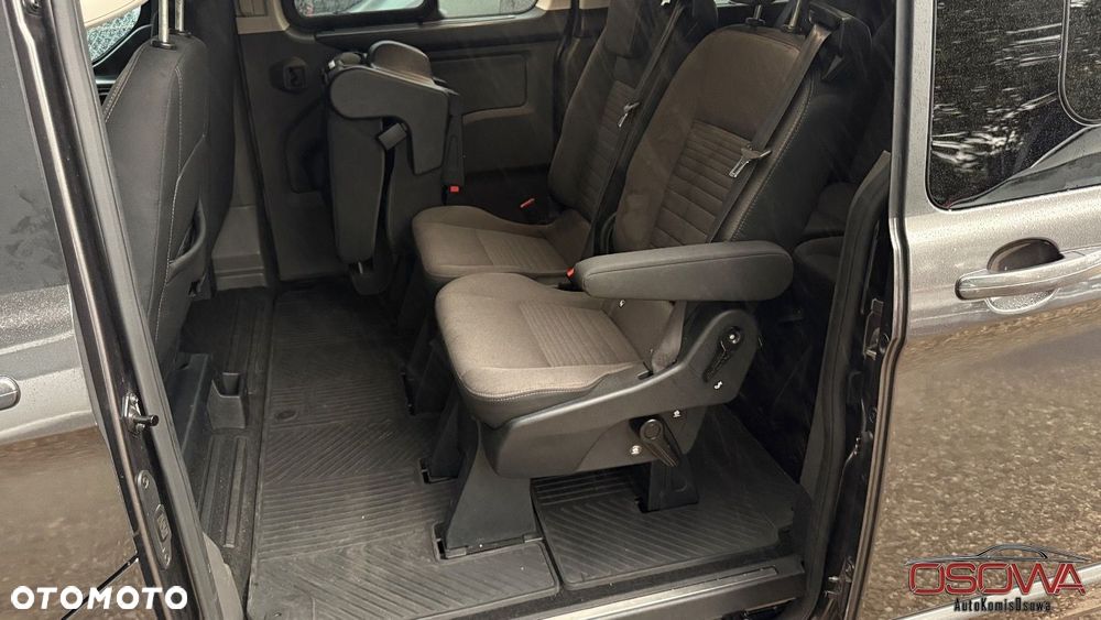 Ford Tourneo Custom - 24