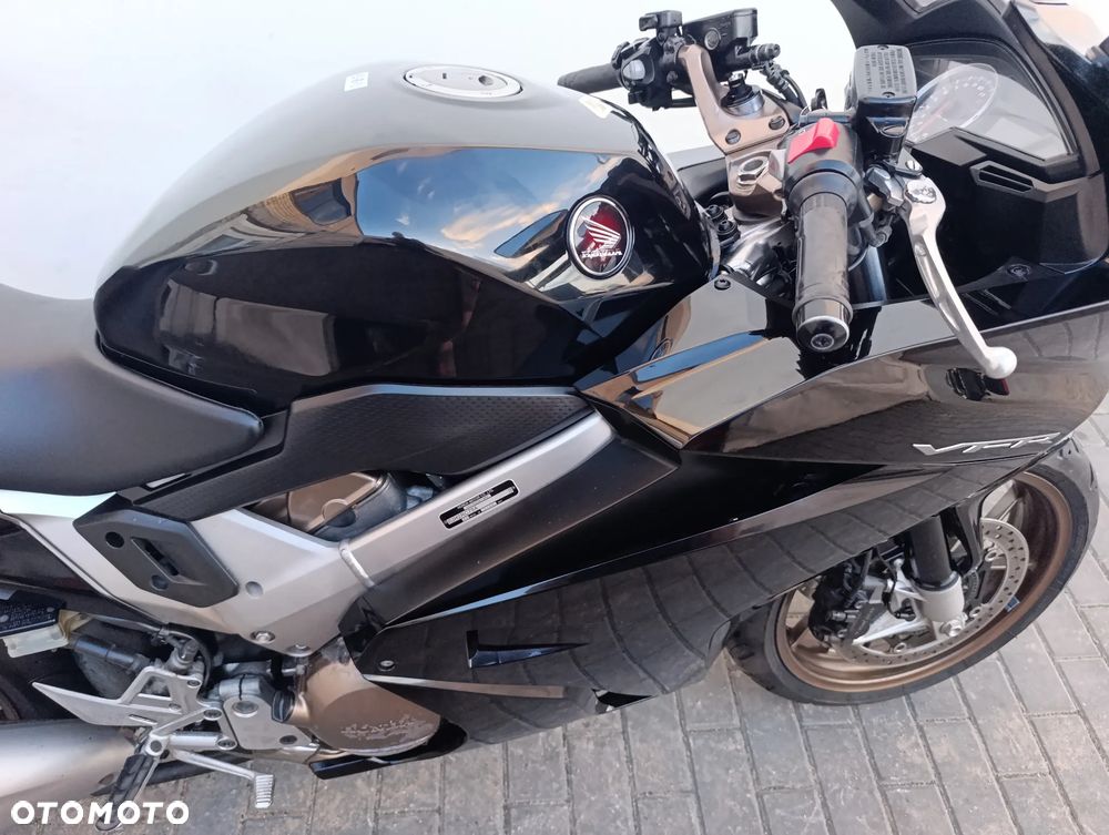Honda VFR - 26