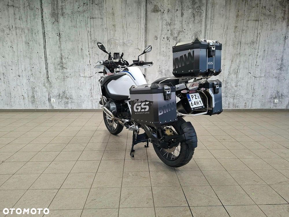 BMW R - 8