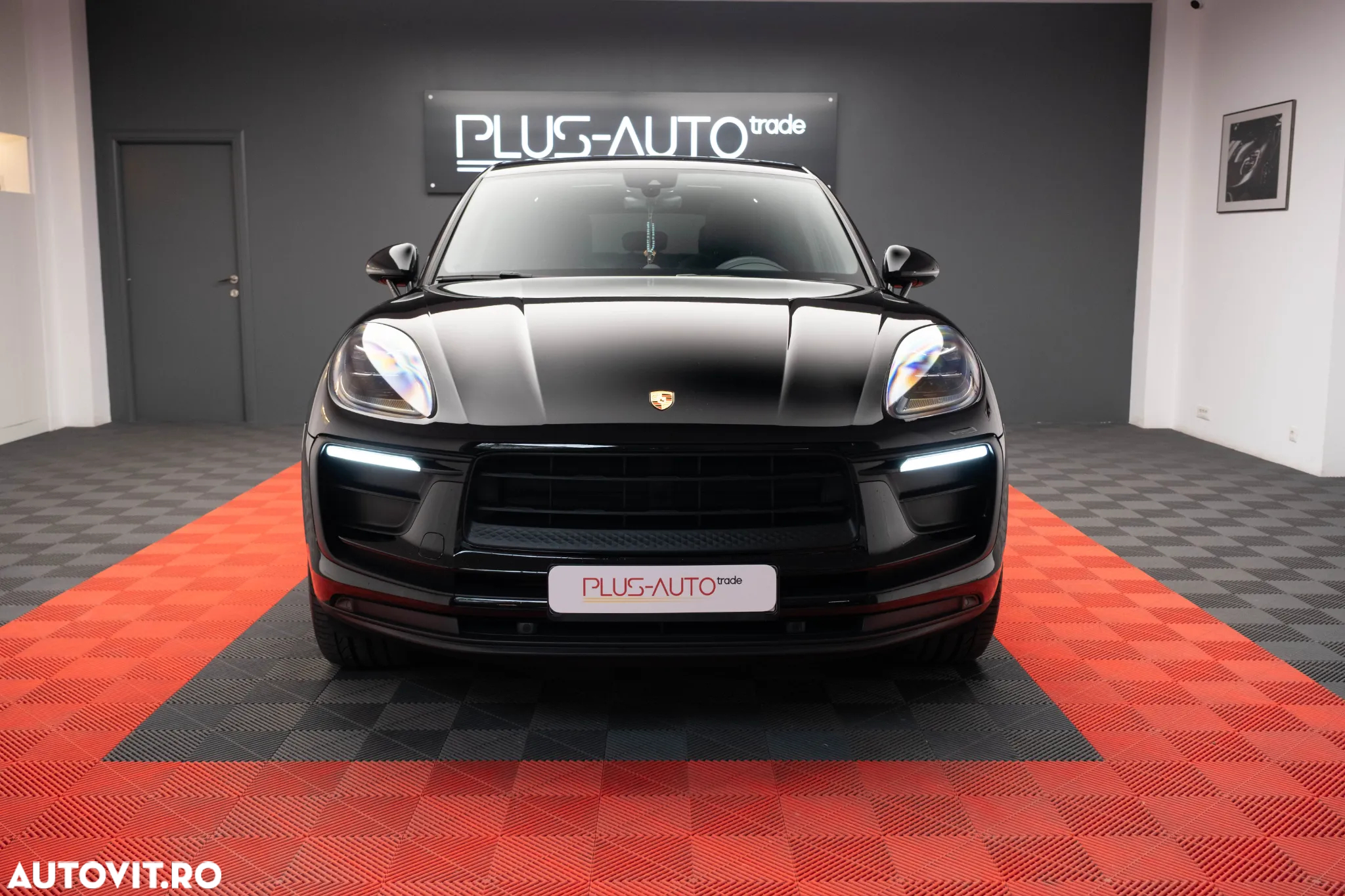 Porsche Macan T - 4