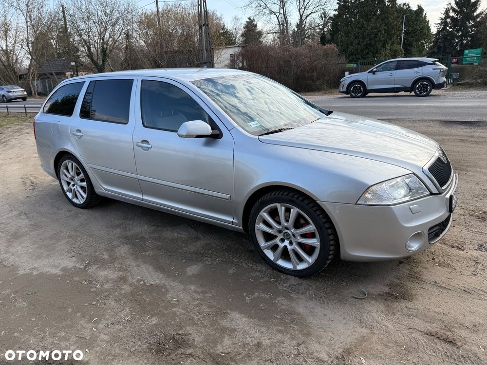 Skoda Octavia 2.0 TDI CR DPF RS - 3