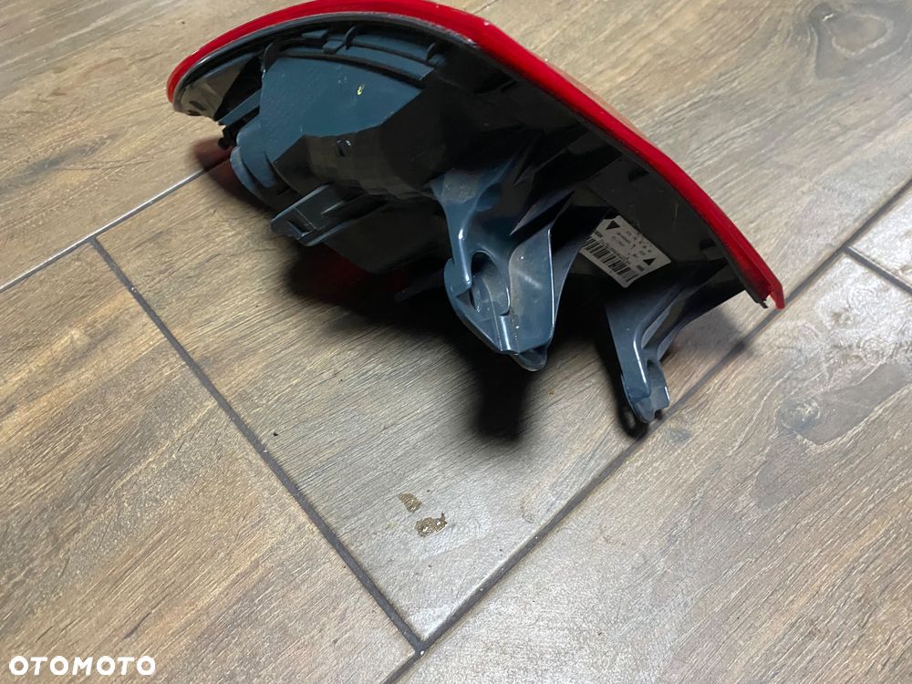LAMPA PRAWY TYŁ BMW F30 725989407 ORG - 2