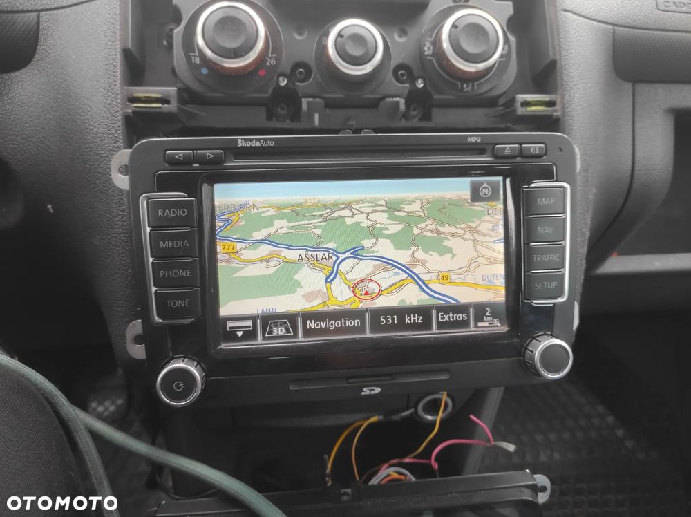 RADIO ODTWARZACZ NAWIGACJA SKODA OCTAVIA 2 SUPERB 2 RAPID FABIA 2 ROOMSTER POLSKIE MENU 2 DIN 1Z0035680A ROZKODOWANE WYSYŁKA !!!!! - 1