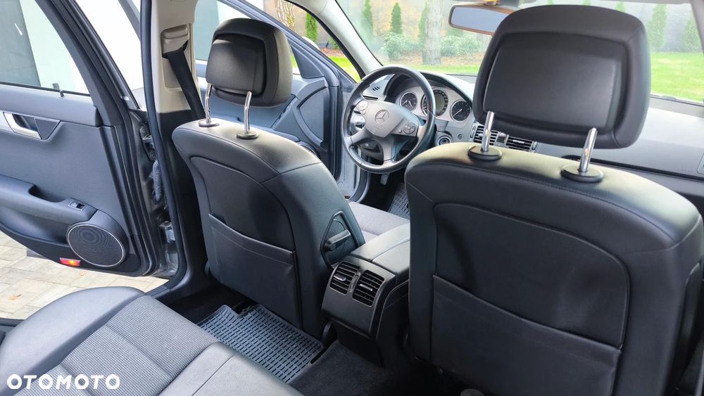 Mercedes-Benz Klasa C 200 7G-TRONIC Avantgarde Edition - 22