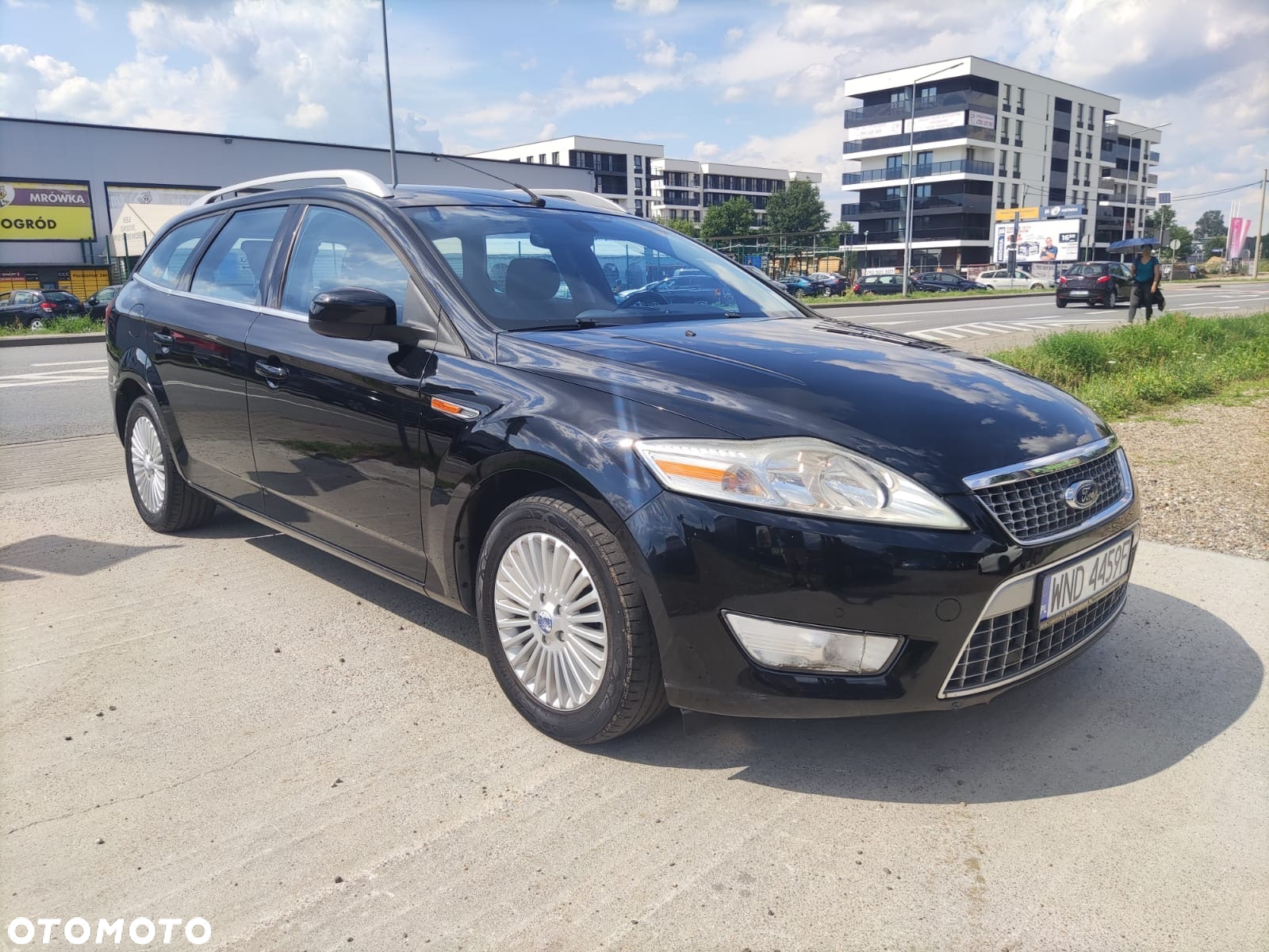 Ford Mondeo 2.0 Ghia - 12