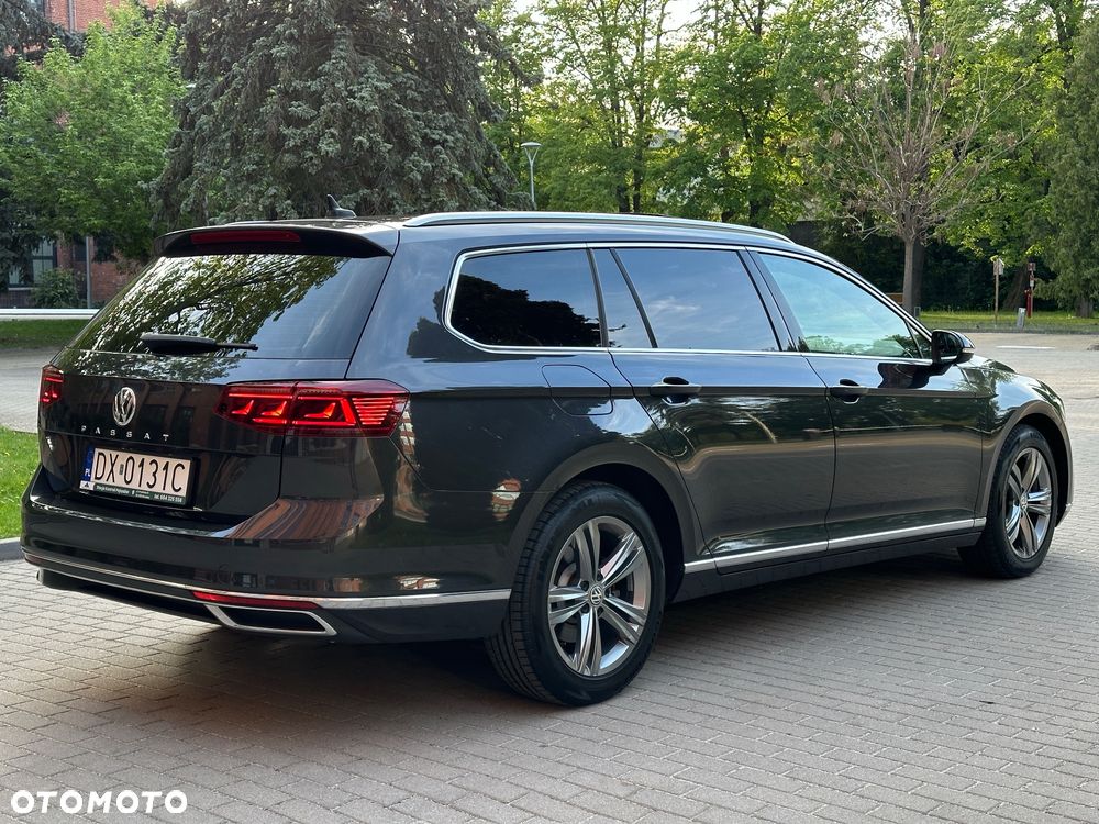 Volkswagen Passat 1.6 TDI SCR DSG Conceptline - 6