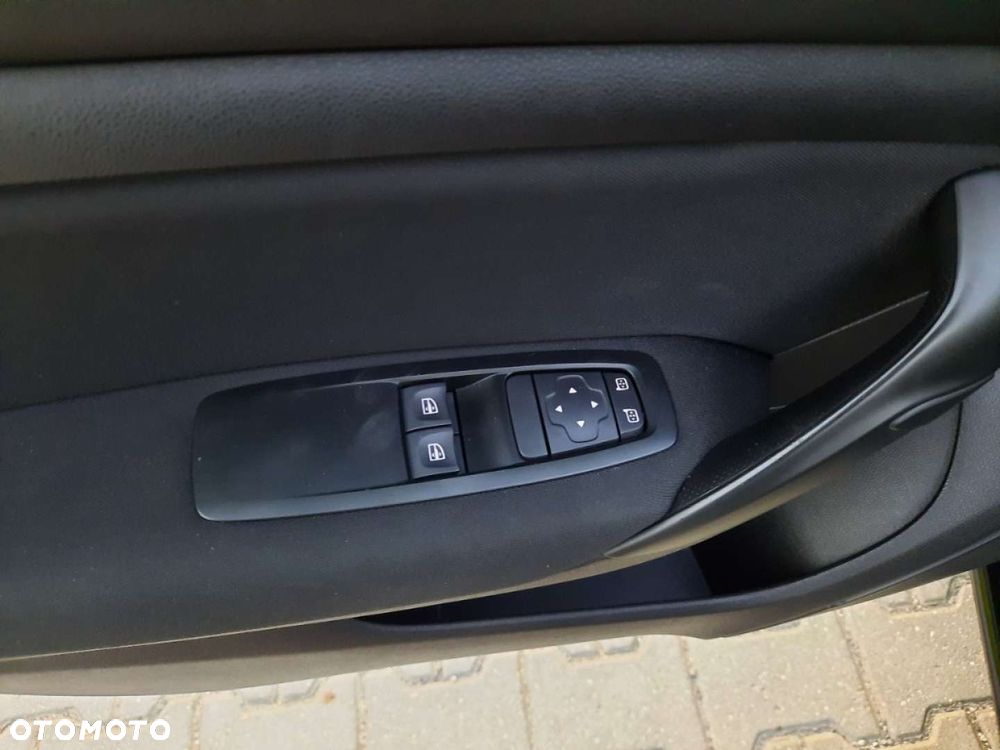 Renault Megane 1.5 Blue dCi Intens - 14
