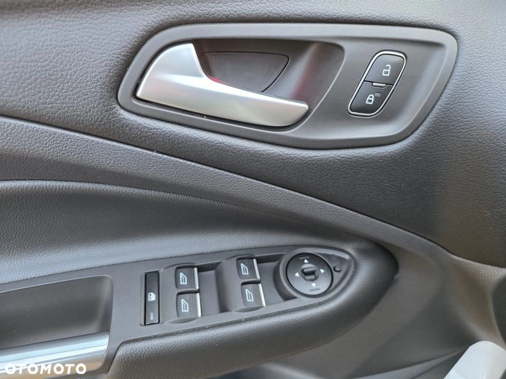 Ford Kuga 2.0 TDCi 4x4 Trend - 25