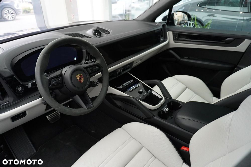 Porsche Cayenne GTS - 20