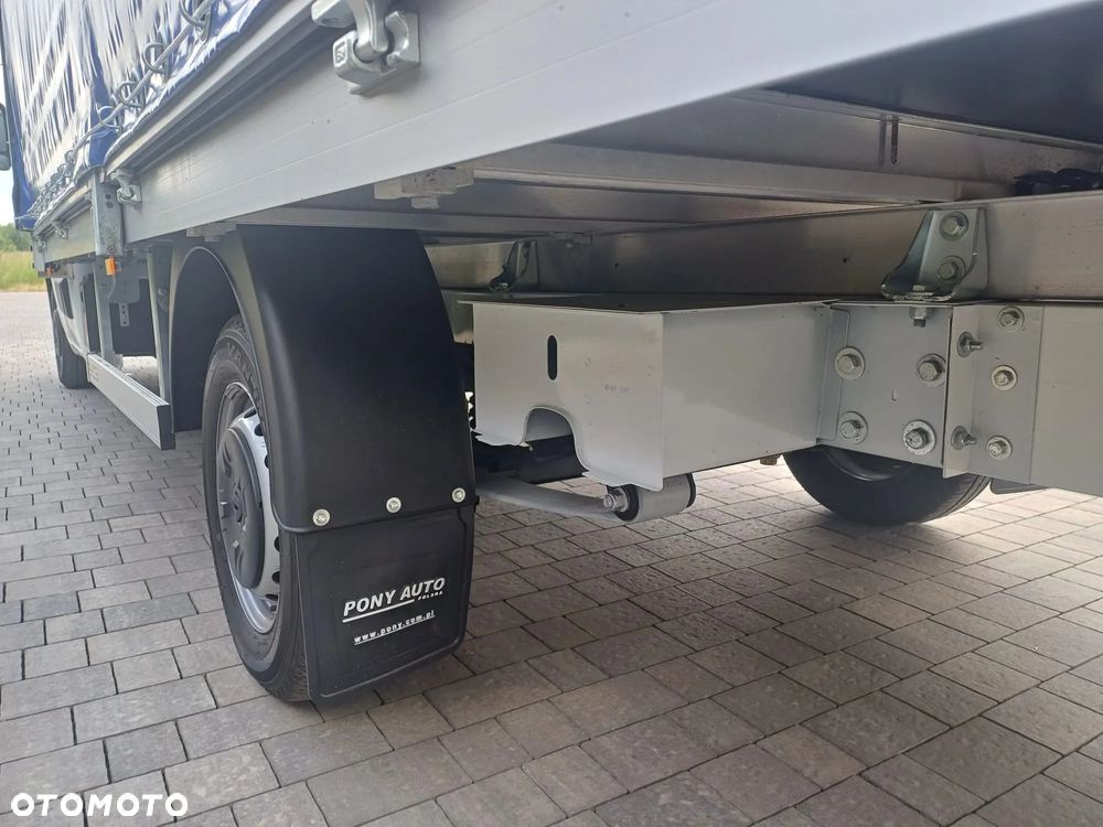 Renault Master 10 palet na poduszkach - 11