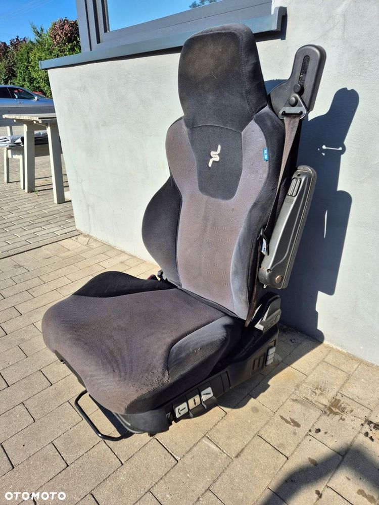FOTEL KIEROWCY LEWY BE-GE AUTOBUS , KOPARKA , DZWIG , MASZYNY BUDOWLANE - 1