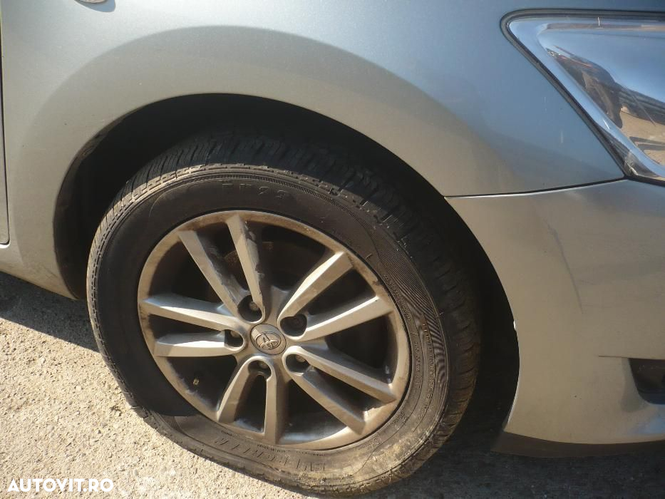 Dezmembrez Toyota Auris VVTI - 8