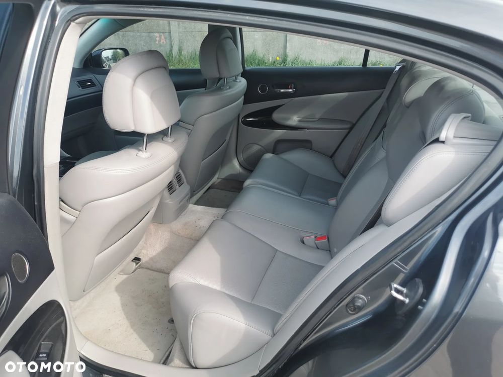 Lexus GS - 10