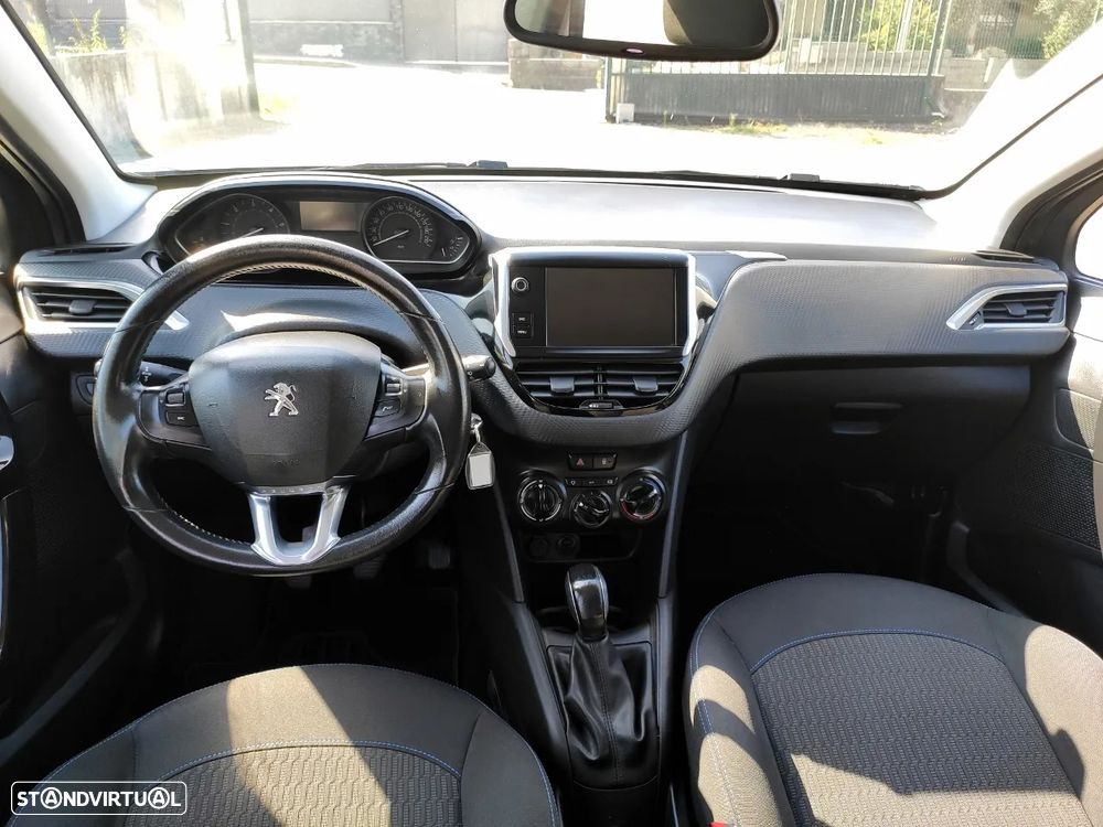 Peugeot 208 1.6 BlueHDi Style - 10
