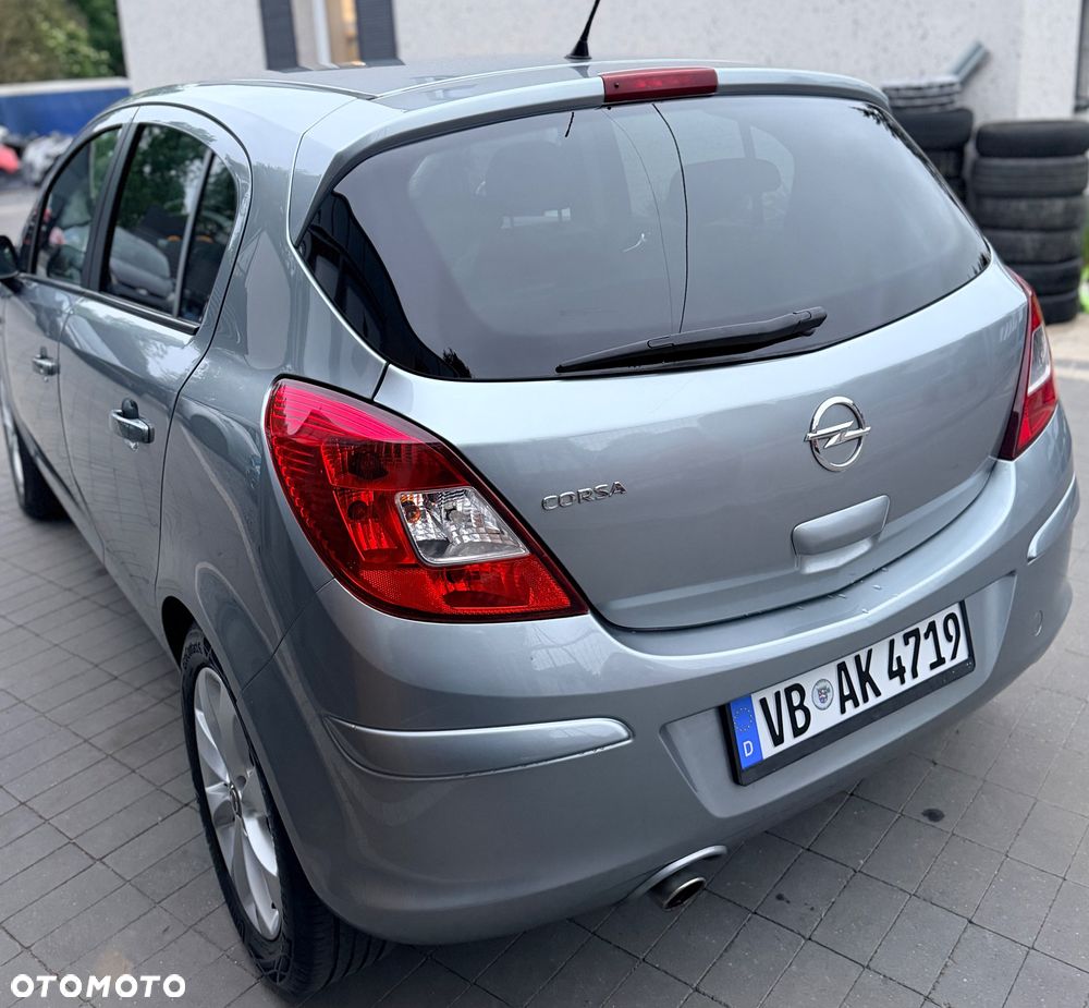 Opel Corsa 1.4 16V Innovation 110 Jahre - 12