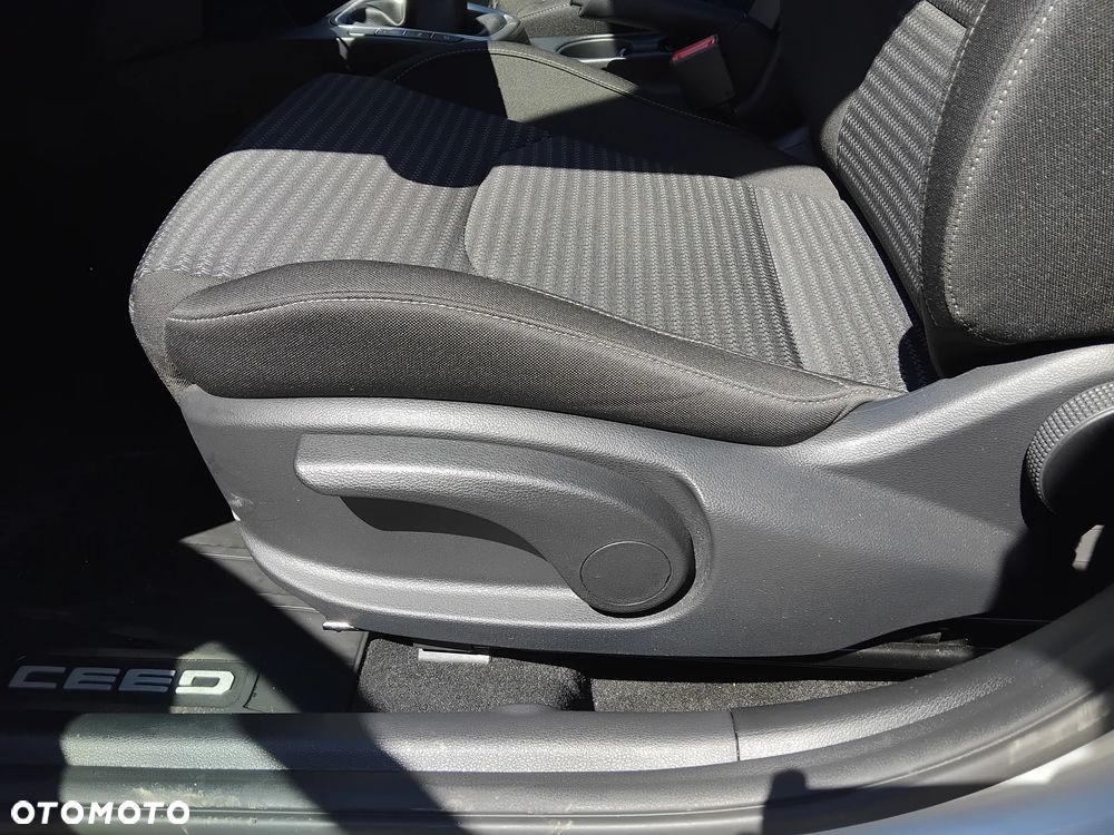 Kia Ceed 1.5 T-GDI M - 20