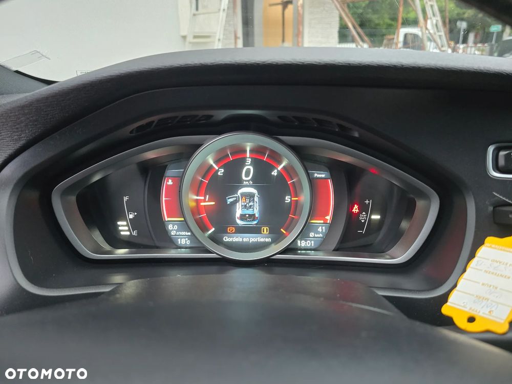 Volvo V40 D2 RDesign - 33