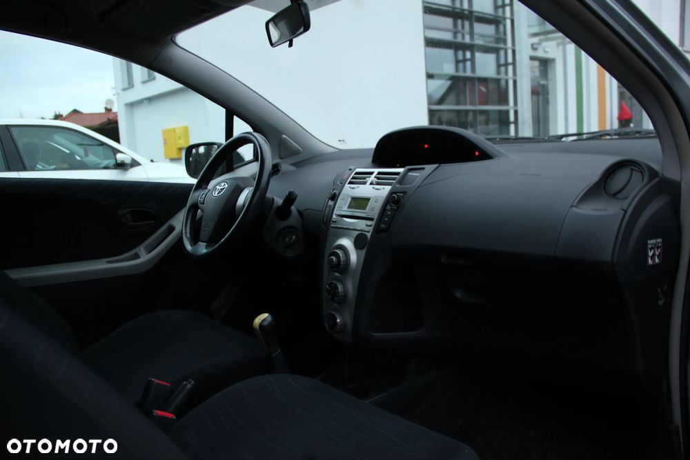 Toyota Yaris - 27