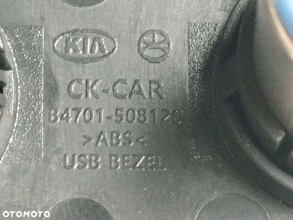 KIA STINGER 17-21 r Gniazdo Zapalniczki USB - 4