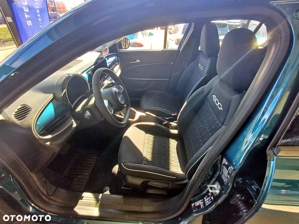 Fiat 600 1.2 Turbo Hybrid eDCT - 6