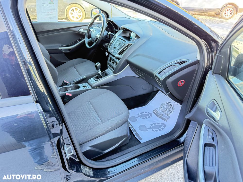 Ford Focus Turnier 1.6 TDCi DPF Titanium - 12