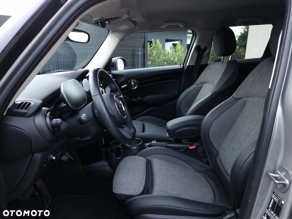 MINI Cooper Classic Trim - 17