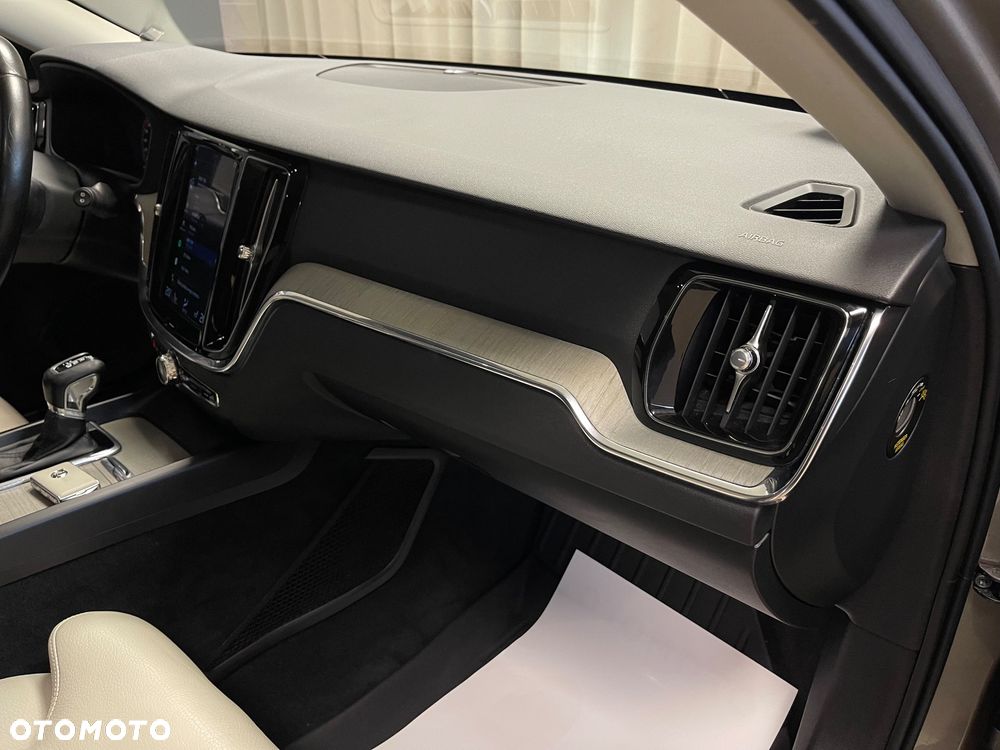 Volvo V60 D4 Inscription - 28