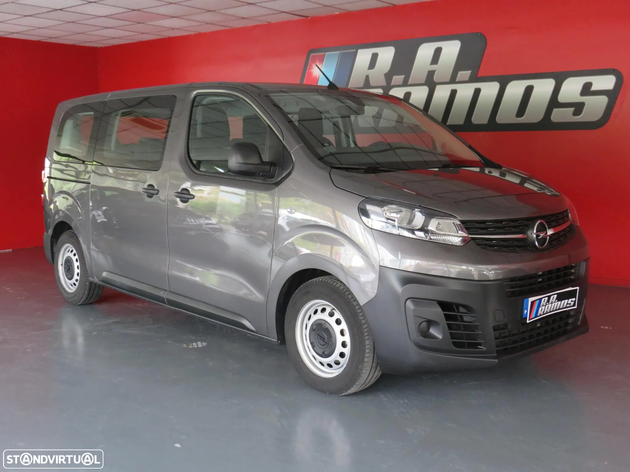 Opel Vivaro 1.5 CDTi L2H1 Essentia Inc - 4