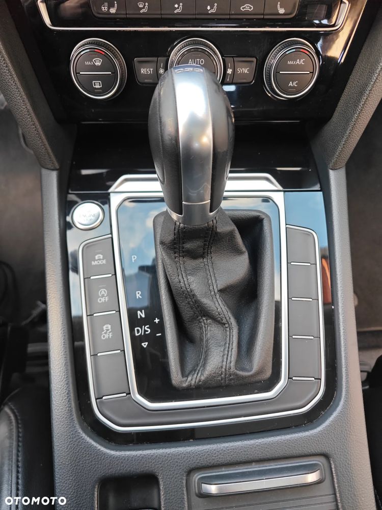 Volkswagen Passat 2.0 TDI Bi-Turbo BMT 4Mot Highline DSG - 8