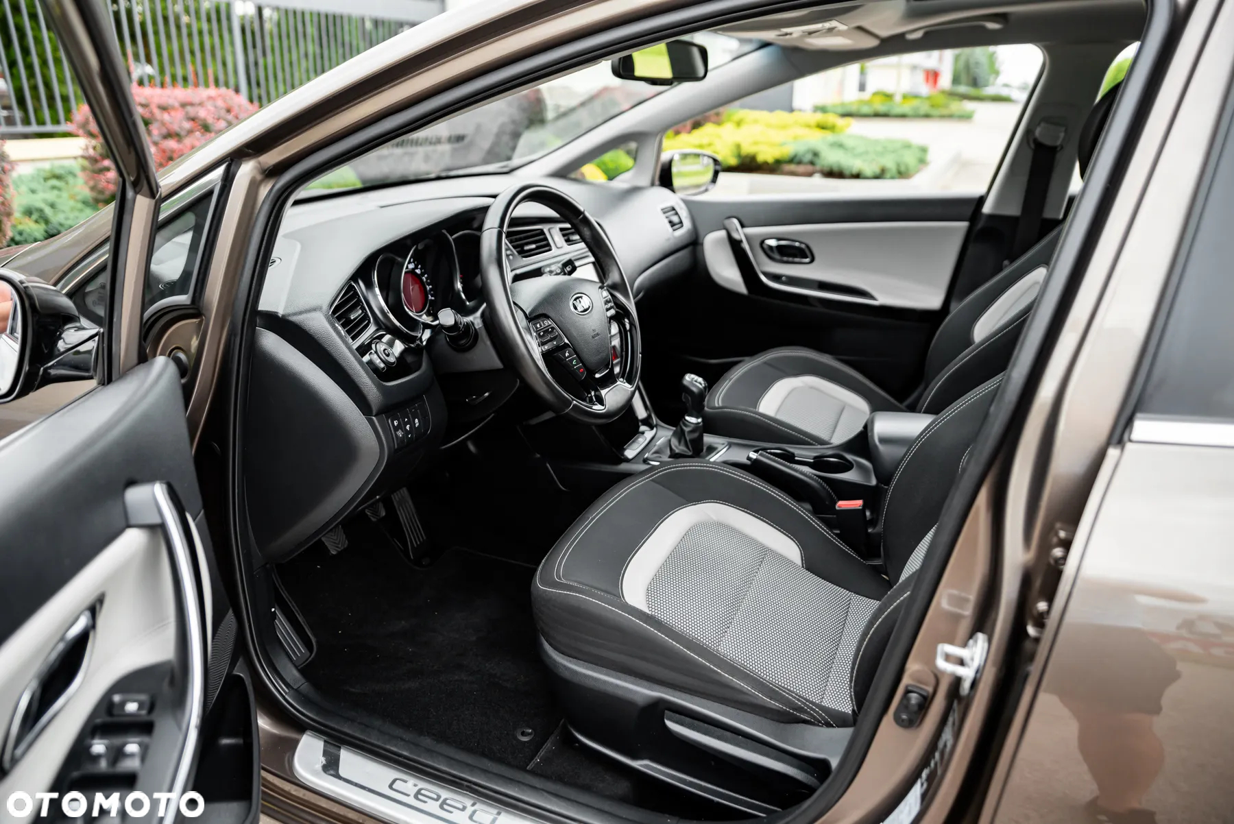 Kia Ceed Cee'd 1.6 GDI L - 20