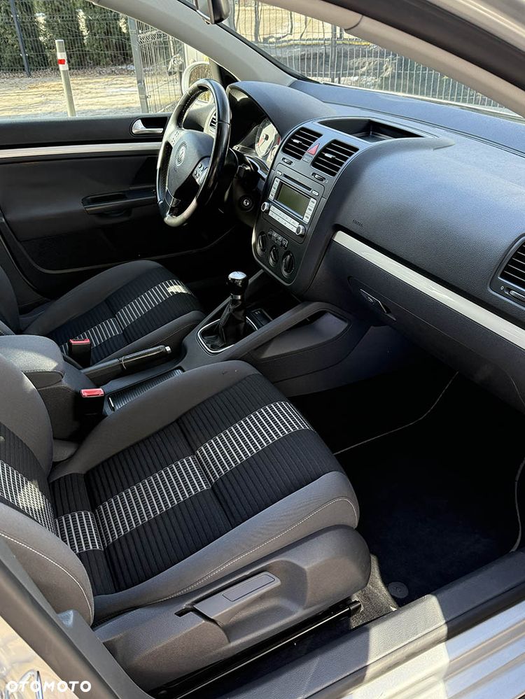 Volkswagen Golf 1.6 Trendline - 6