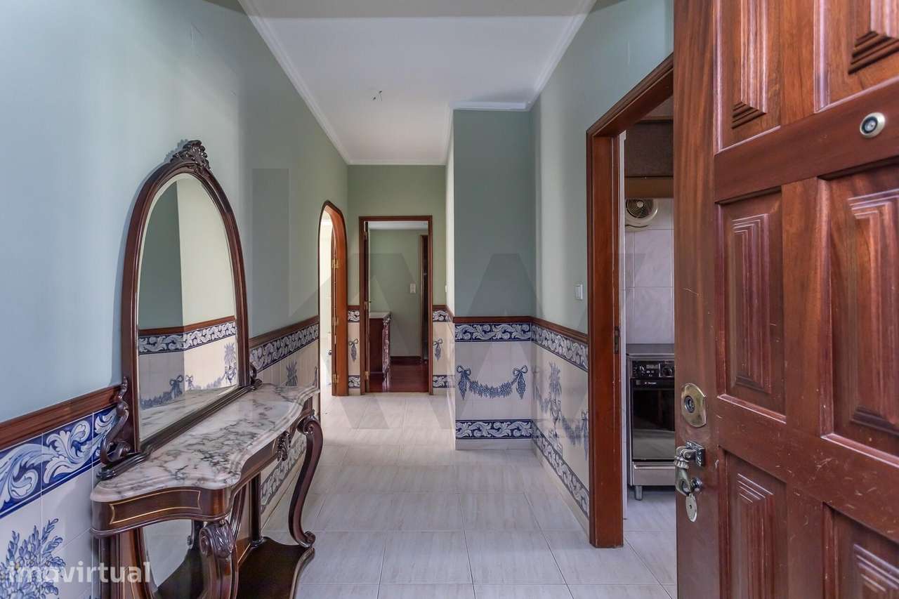 Apartamento T2 com Garagem e Terraço Partilhado para Arrendamento — Aj - Grande imagem: 5/27