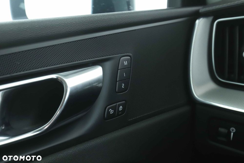 Volvo XC 60 - 21