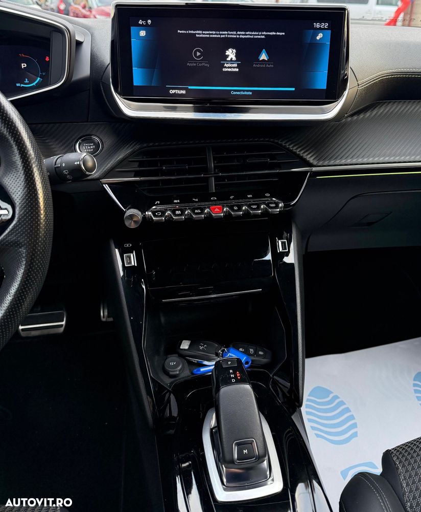 Peugeot 2008 PureTech 130 EAT8 GT Pack - 36