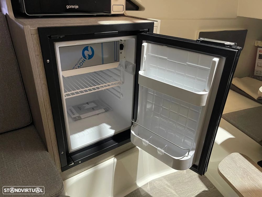 Quicksilver Activ 875 Sundeck - 15