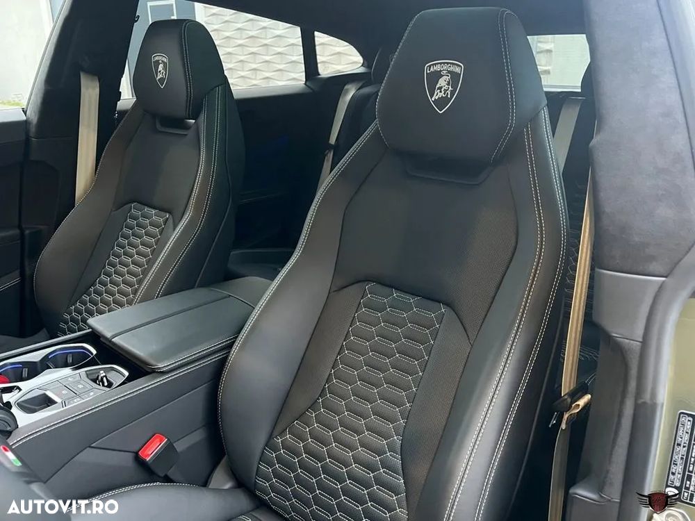 Lamborghini URUS - 12