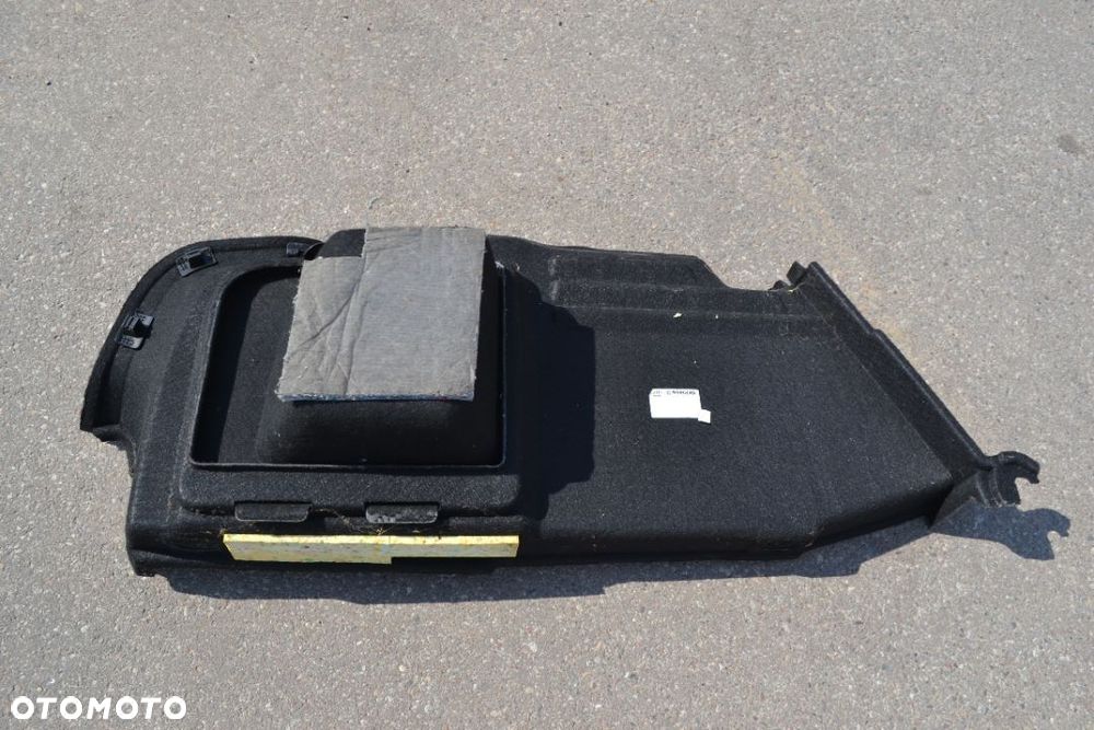 AUDI A6 C6 SEDAN TAPICERKA BOCZEK BAGAŻNIKA PRAWY 4F5863888A - 2